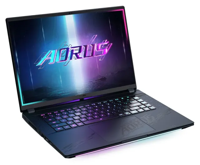 Gigabyte AORUS MASTER 16 — RTX 5070 Ti, OLED 240 Hz, vista 2