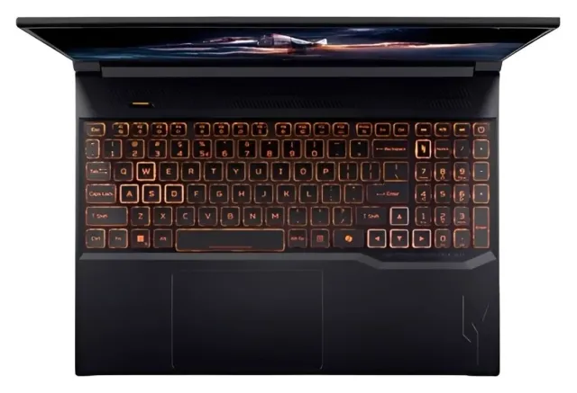 Acer Nitro V 16 — RTX 5050, Core 7, 512 GB, vista 4