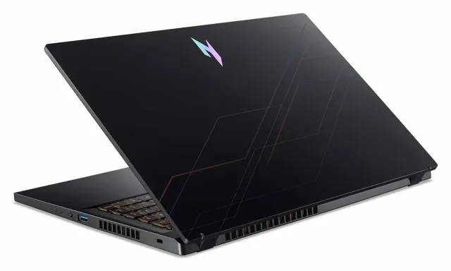 Acer Nitro V 15 — RTX 5050, Core i7, 1 TB, vista 4
