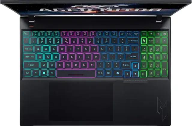 Acer Nitro V 16 — RTX 5060, Core 7, vista 4