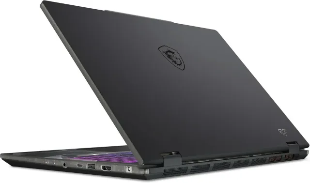 MSI Cyborg 15 — RTX 5060, 1 TB, vista 5