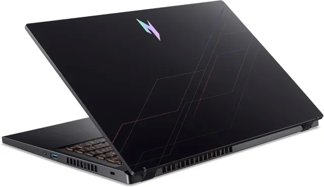 Acer Nitro V 15 — RTX 5060, Core i9, vista 5